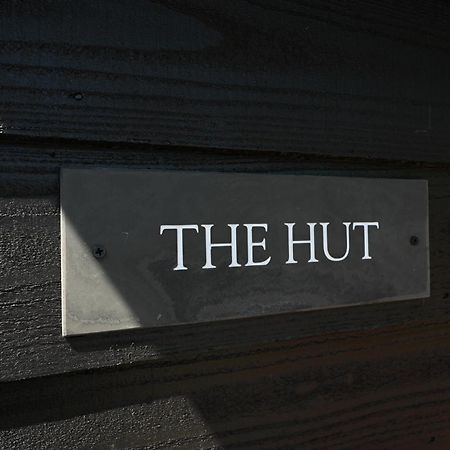 The Hut - A Shepherd'S Hut On Our Family Farm In Warwickshire Hotel Evesham Exterior photo