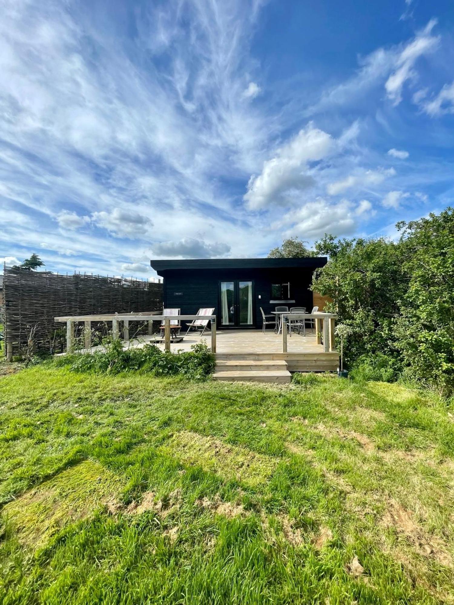 The Hut - A Shepherd'S Hut On Our Family Farm In Warwickshire Hotel Evesham Exterior photo